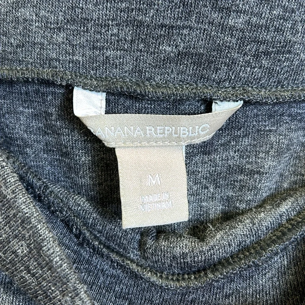 Banana Republic Women’s Medium Charcoal Gray Skirt